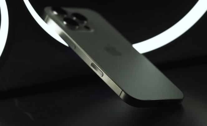 iPhone 16系列选购指南：苹果手机保值神话破灭后的理性选择！